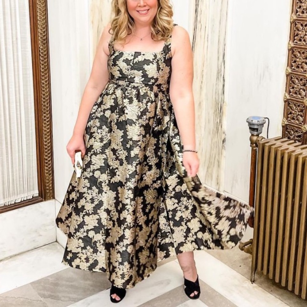 NWT Antonio Melani Morgan
Sleeveless Square Neck
Jacquard A-Line Midi Dress - Picture 6 of 16